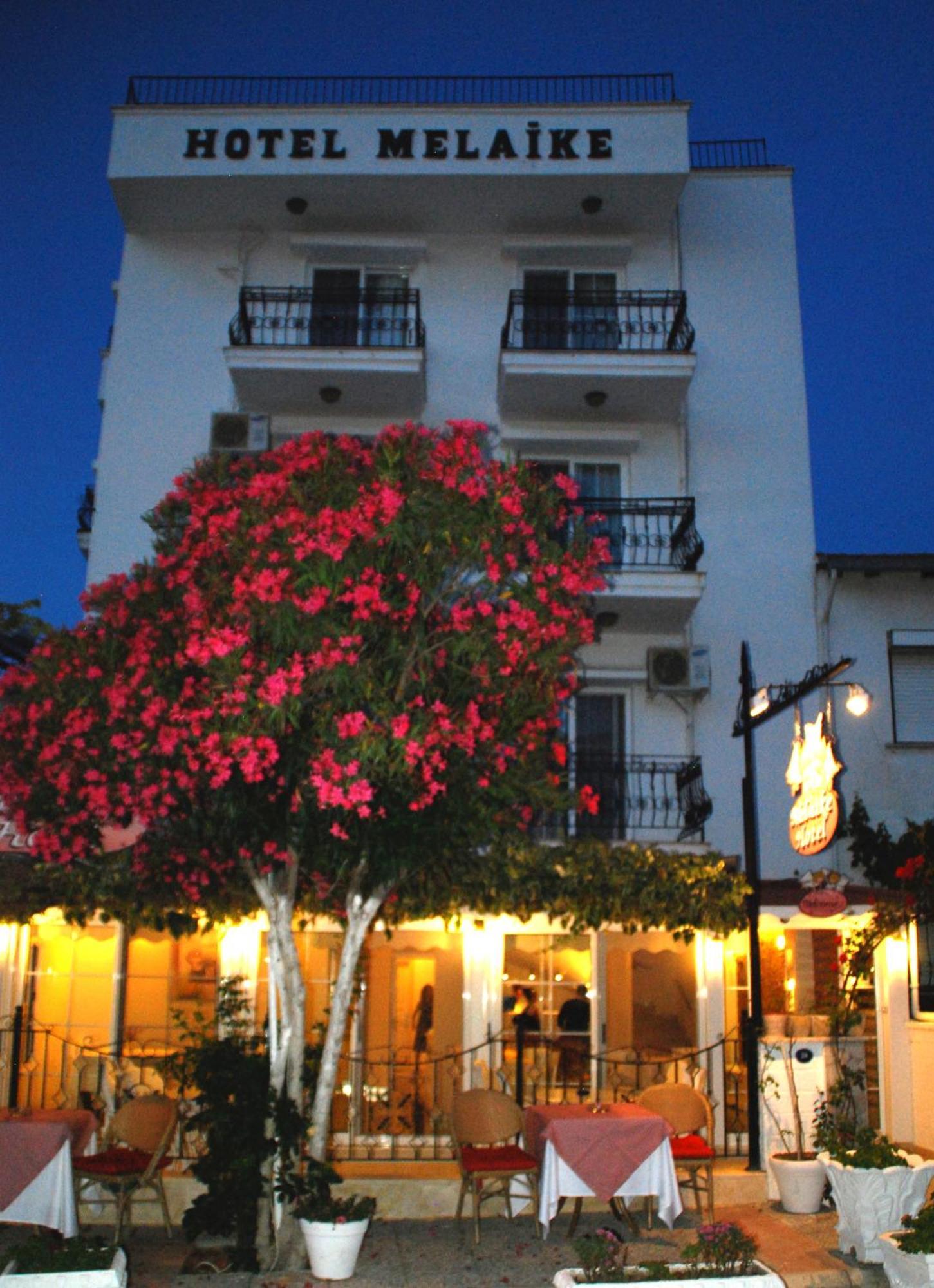 Melaike Hotel Foça Exteriör bild